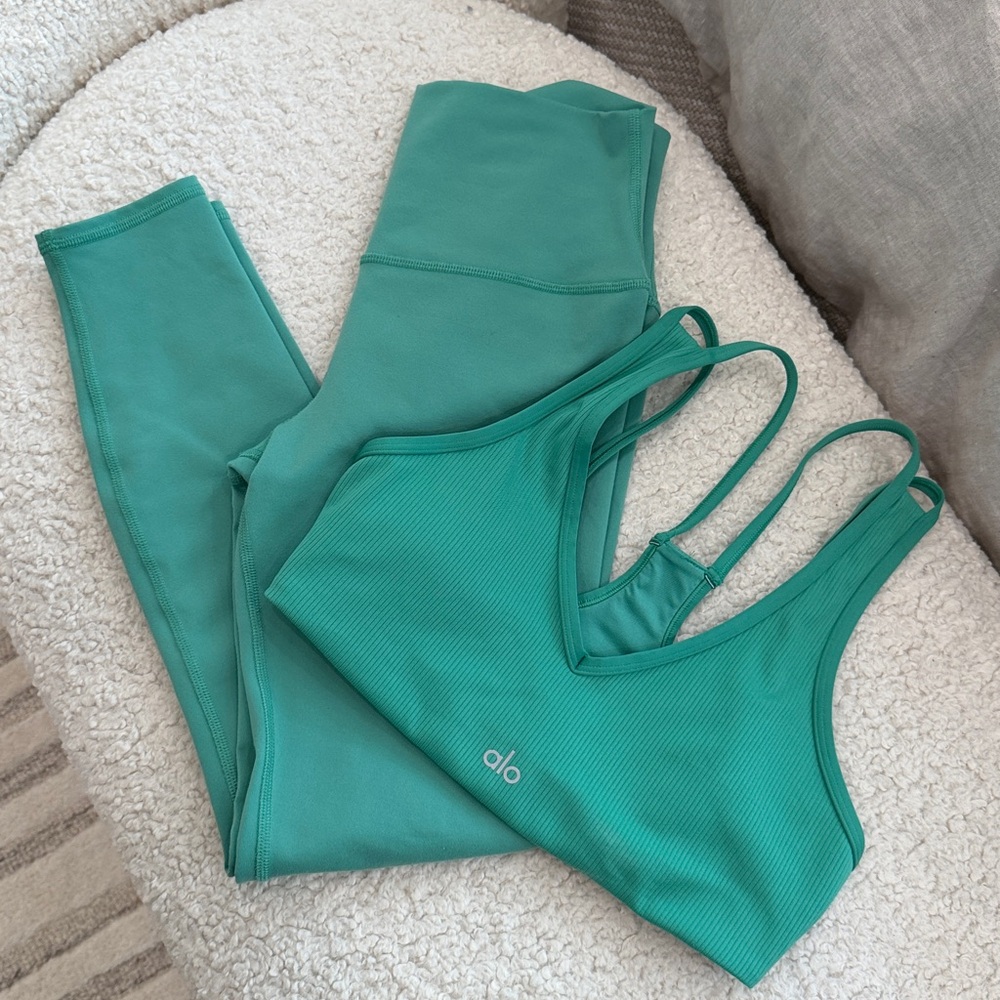 ALO Yoga Lettuce Green Set